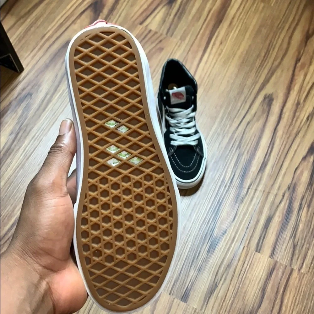 Unisex Vans Of The Wall